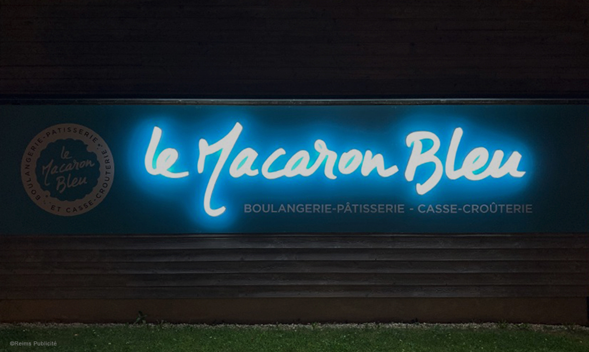 Le Macaron Bleu